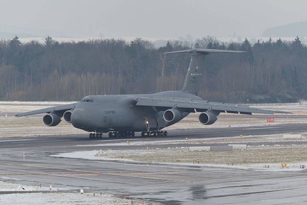 locheed c-5 galaxy